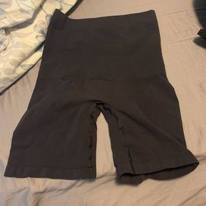 SKIMS Core Control Short Mid Thigh